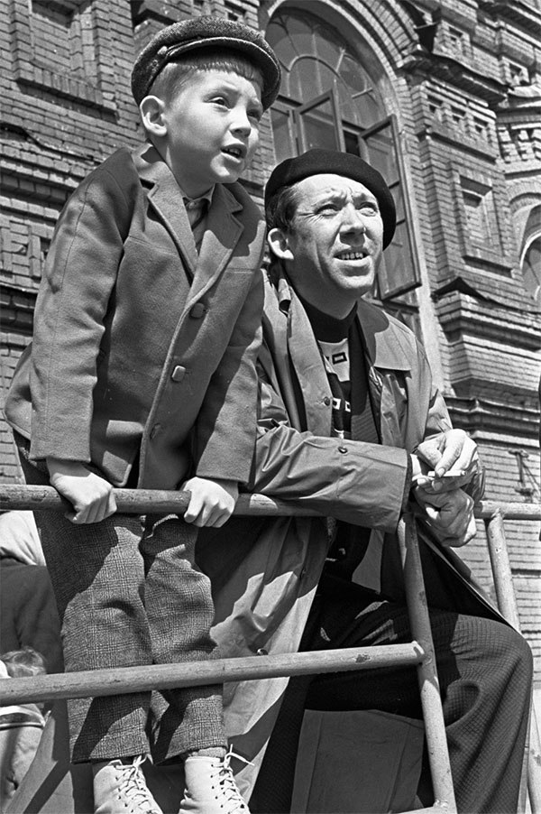 Юрий Никулин с сыном Максимом на Красной площади