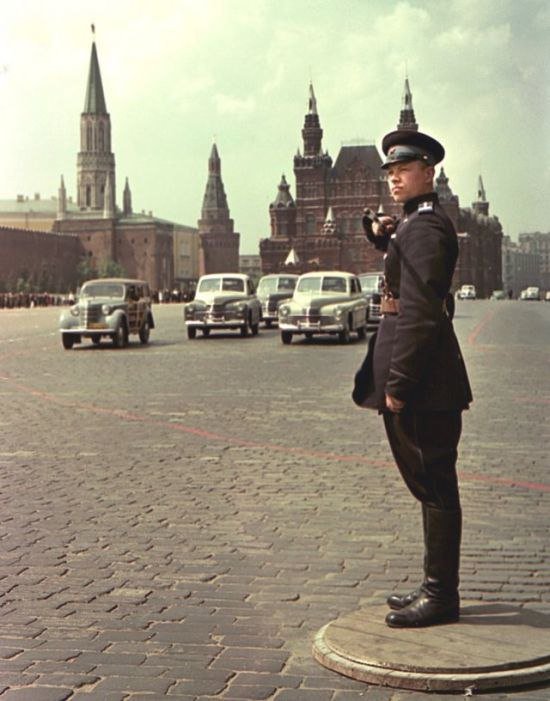 Регулировщик на Красной площади, 1954 год