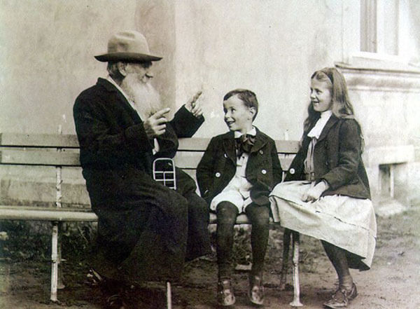 Лев Толстой рассказывает сказки детям, 1909 год
