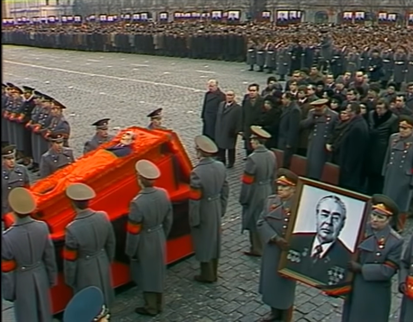 После смерти брежнева пост генерального секретаря занял. Похороны Брежнева 1982. Брежнев 1982 похороны.
