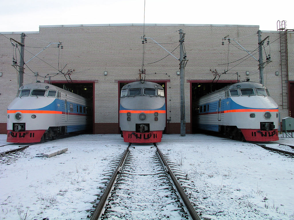 Из Москвы в Санкт-Петербург вновь запущен скоростной электропоезд постоянного тока ЭР-200