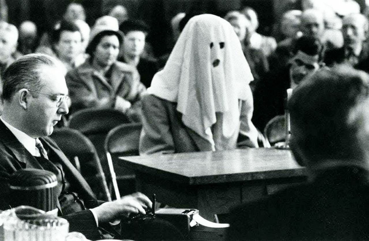 Маскировка свидетеля на суде по делу о наркоторговле, Вашингтон, 1952 год