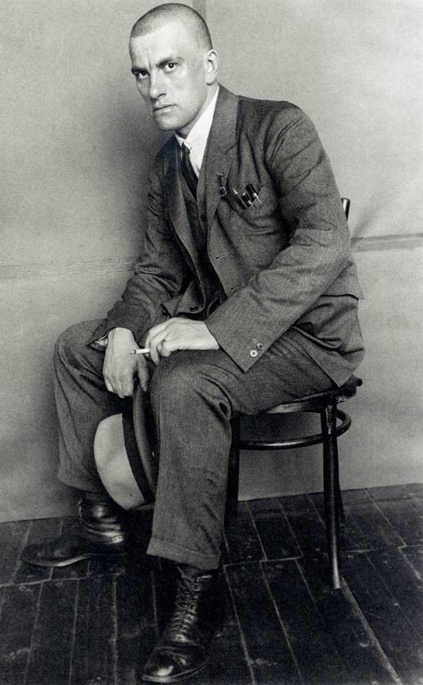 Владимир Маяковский. СССР, 1923 год