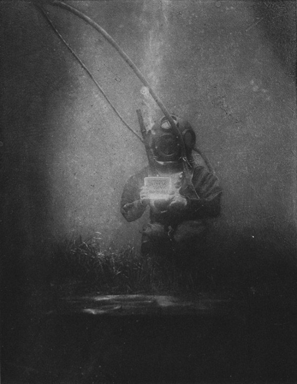 Одна из первых подводных фотографий, которая требовала 30 - минутную экспозицию, 1893 г.