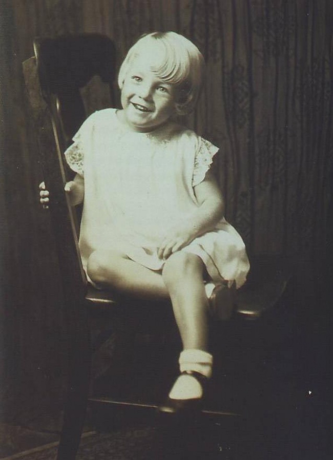 Трехлетняя Норма Джин Бейкер, в будущем Мэрилин Монро, 1929 г.