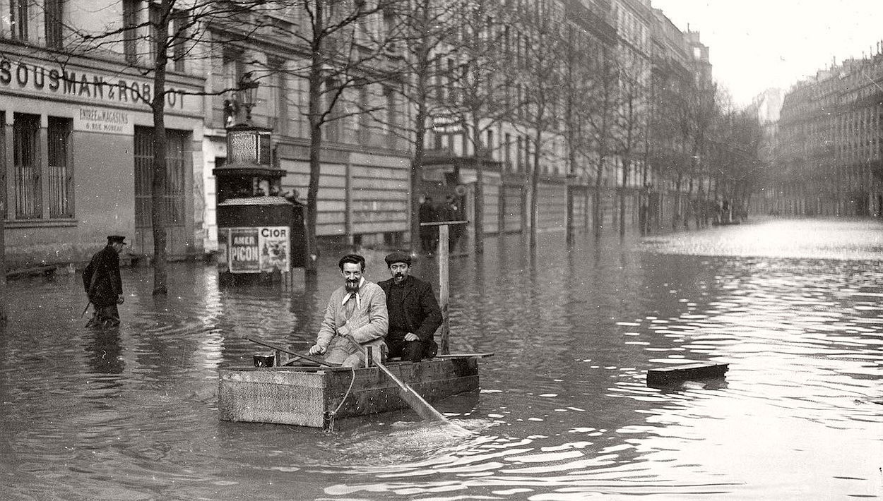 Затопленная улица Парижа, 1910 год